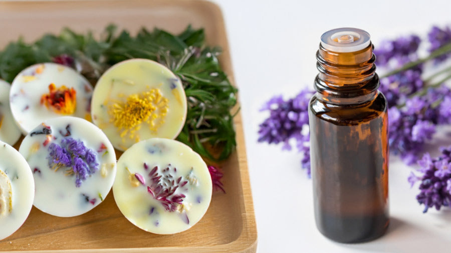 Soy wax melts with flowers