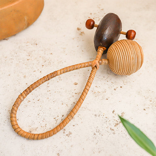 Hanging Loop Swan Shaker