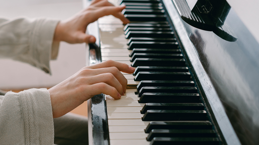 Easy Songs for Beginners to Learn on the Piano