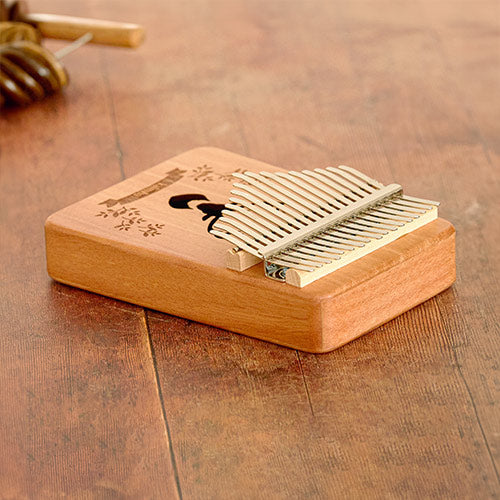 Side of the shika wooden kalimba 
